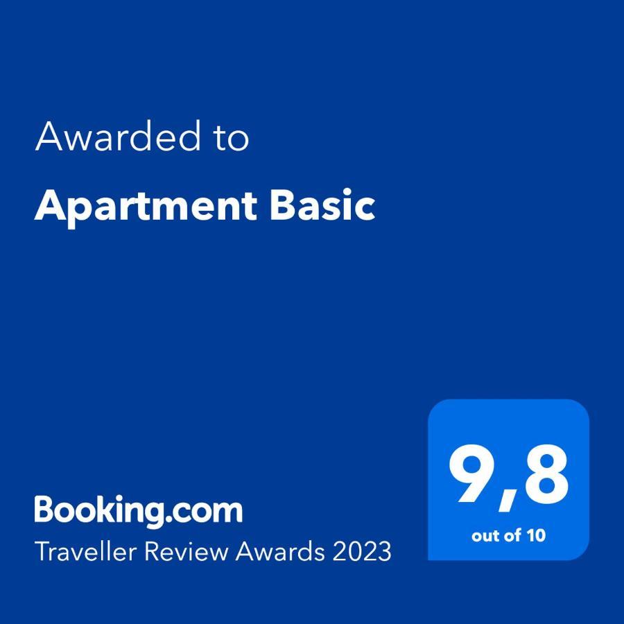 Apartment Basic بيتريتْشاني المظهر الخارجي الصورة