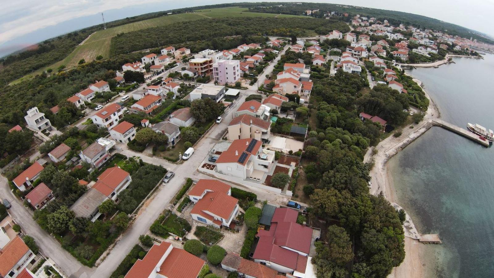 Apartment Basic بيتريتْشاني المظهر الخارجي الصورة