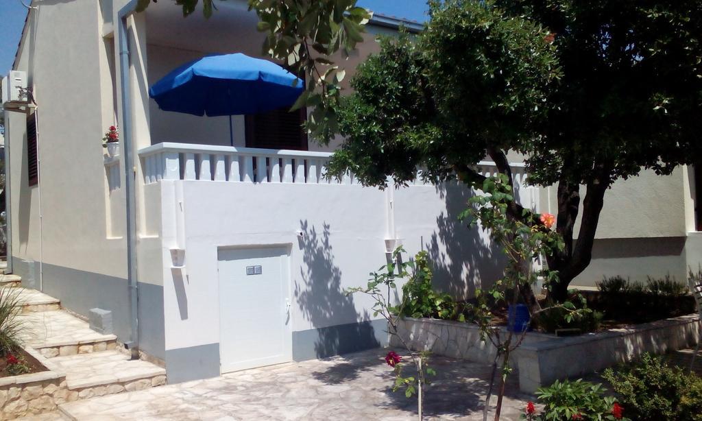 Apartment Basic بيتريتْشاني المظهر الخارجي الصورة